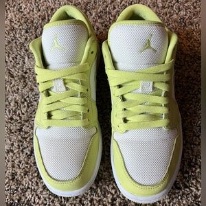 Women’s Jordan 1 Low. Like green and white. Womens size 9.